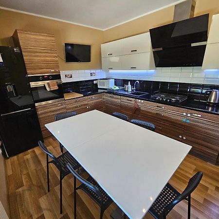 Taniespanie Rokietnica Rokietnica  Exteriör bild