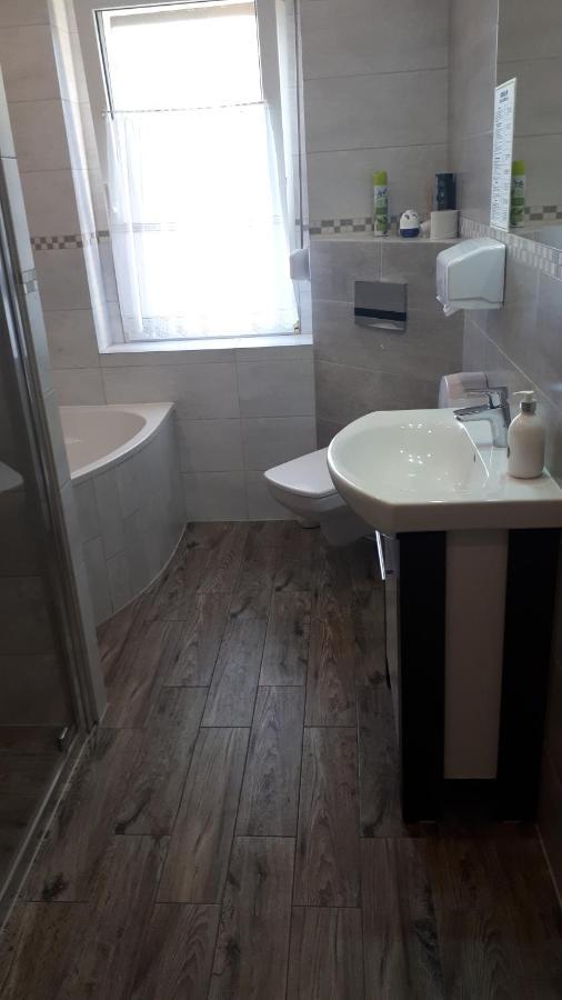 Taniespanie Rokietnica Rokietnica  Exteriör bild
